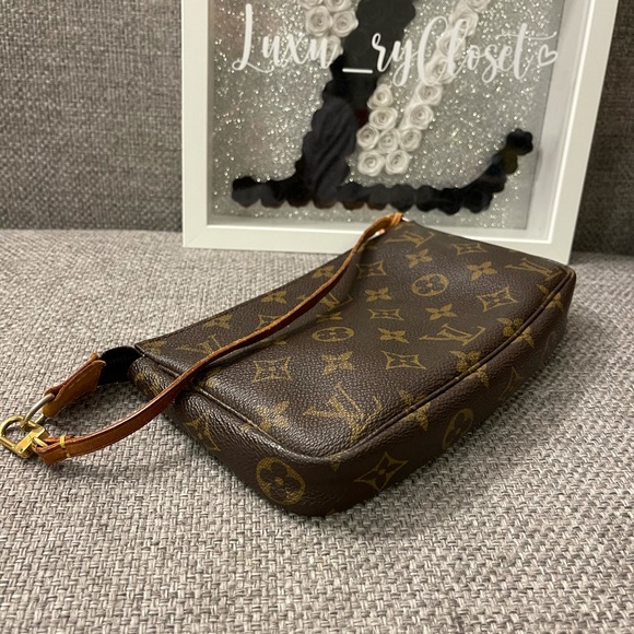 SOLD Authentic Louis Vuitton Pochette Accessoires - Picture 7 of 11